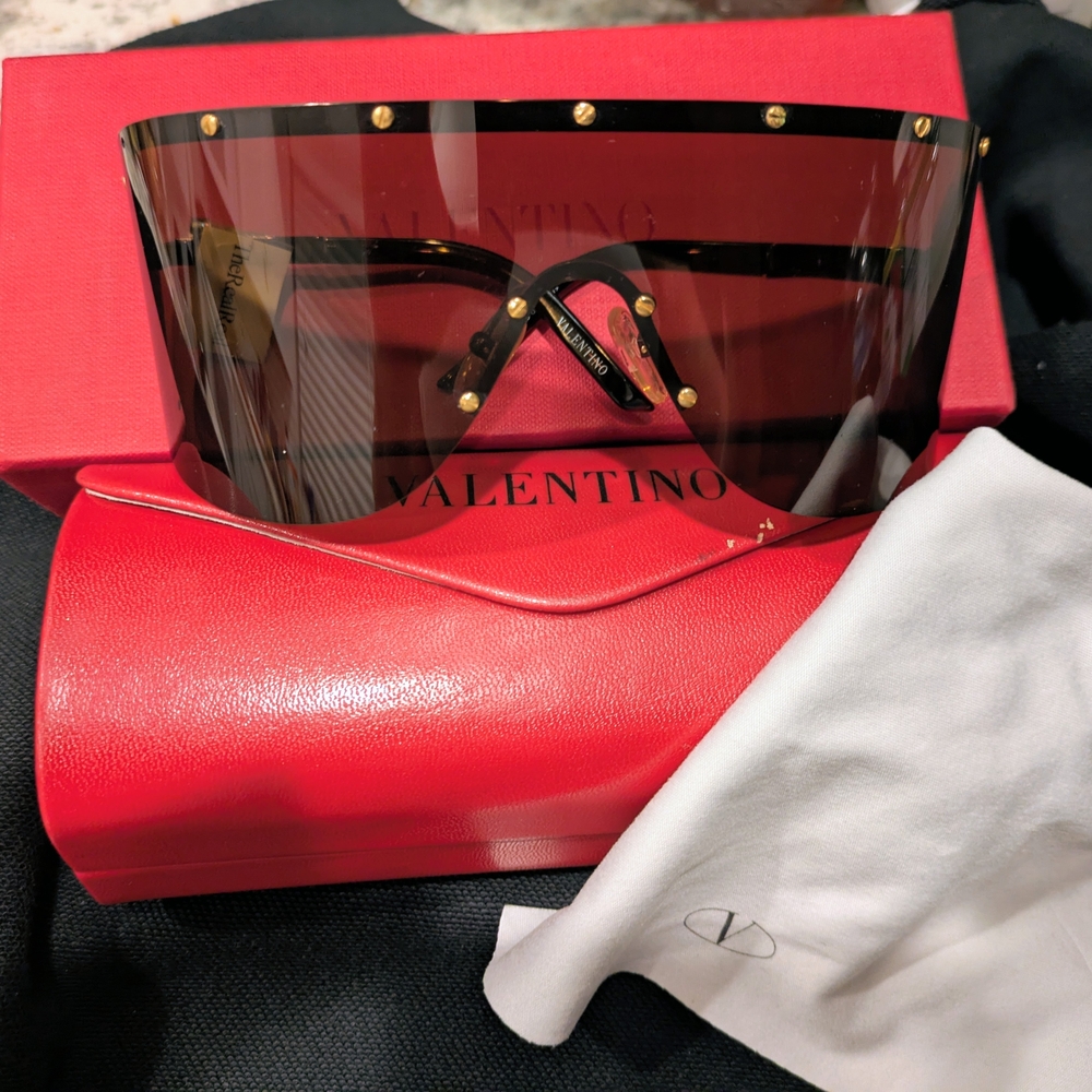 Valentino Garavani Oversized Shield Brown Sunglasses Rare